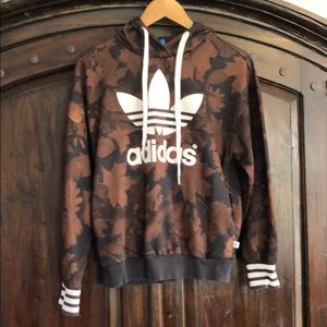 Women’s Adidas sweatshirt
